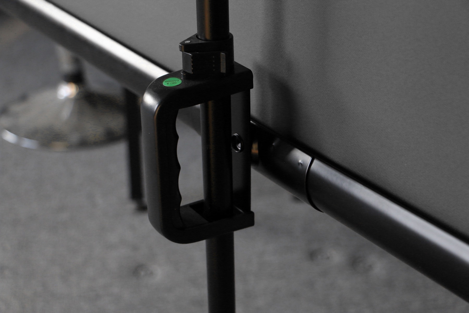 Vesta Portable Tripod Screen height adjustment detail