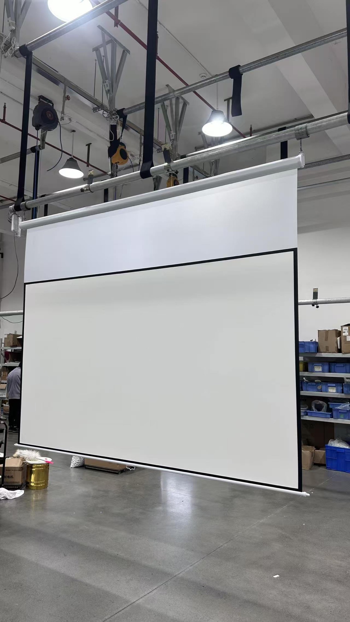 Standard electric projection screen right-side expanded view